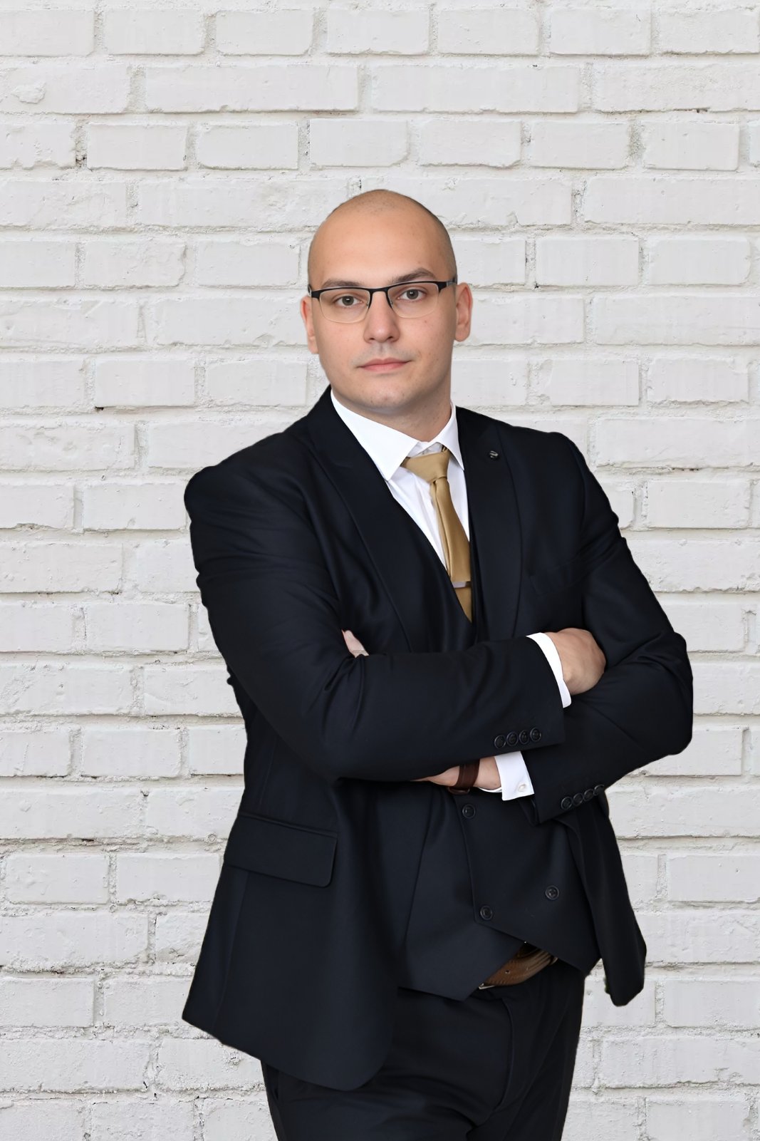 Advokat Nikola Vadlja - Profesionalna pravna podrška u Novom Sadu. Iskusni advokat za kupoprodajne ugovore, nasledno pravo i parnične postupke. Kontaktirajte advokatsku kancelariju za pouzdane pravne savete i zastupanje.